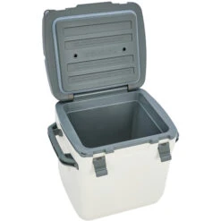 Stanley Adventure Cooler Coolbox 28,3l, Blanc/gris 8 Stanley Adventure Cooler Coolbox 28,3l, Blanc/gris -Primus Shop stanley adventure cooler coolbox 283l white 3